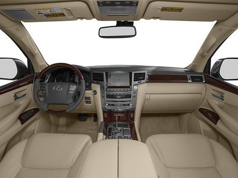 Used 2013 Lexus LX 570 4WD w/ Luxury Pkg w/Pre-crash image 7