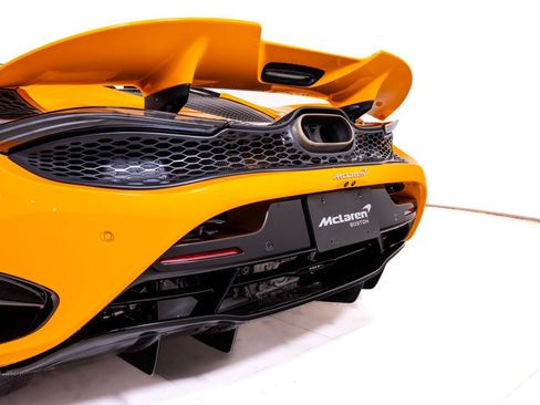 Used 2026 McLaren 750S Spider RWD image 14
