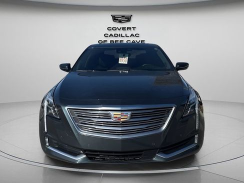 Used 2018 Cadillac CT6 Platinum image 2