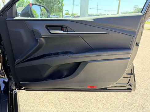 Certified 2025 Toyota Camry SE FWD image 12