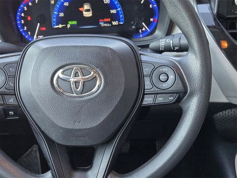 Used 2022 Toyota Corolla LE image 16