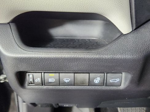 Used 2020 Toyota RAV4 XLE Premium AWD/4WD image 24