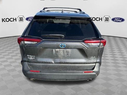 Used 2019 Toyota RAV4 XLE w/ Carpet Mat Package AWD/4WD image 7