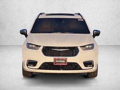 New 2026 Chrysler Pacifica Pinnacle FWD image 6
