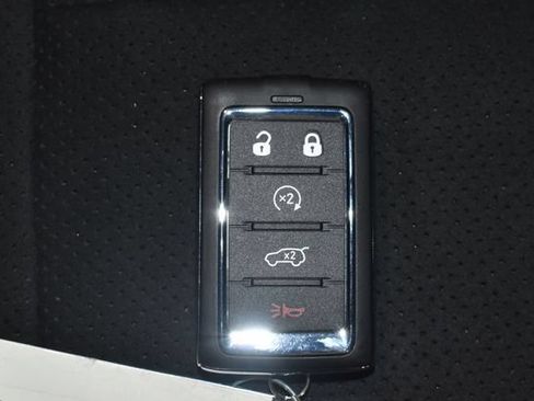 New 2026 Jeep Grand Cherokee Altitude AWD/4WD image 33