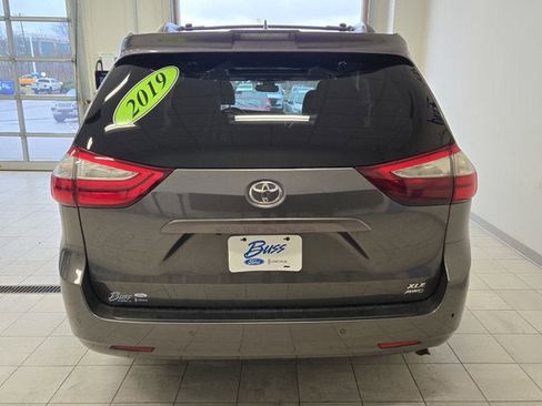Used 2019 Toyota Sienna XLE Premium image 14