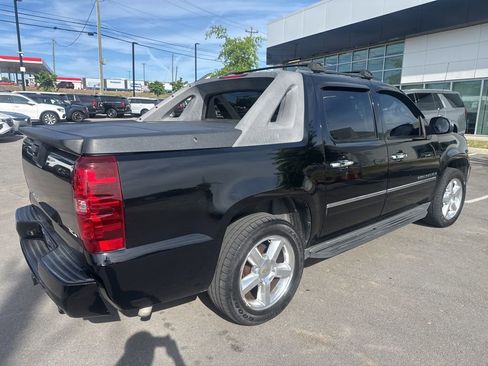 Used 2009 Chevrolet Avalanche LTZ RWD image 7