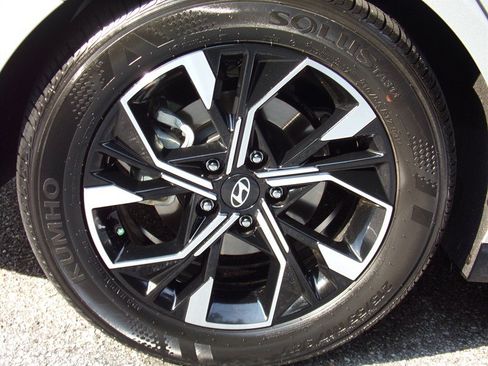 Used 2025 Hyundai Sonata SEL AWD/4WD image 16