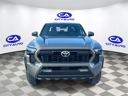 Used 2024 Toyota Tacoma TRD Off-Road AWD/4WD image 10