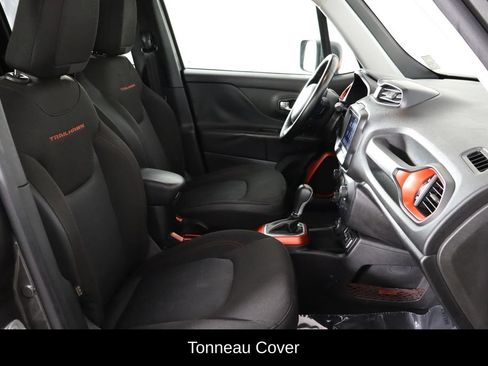Used 2018 Jeep Renegade Trailhawk w/ Safety & Security Group AWD/4WD image 18