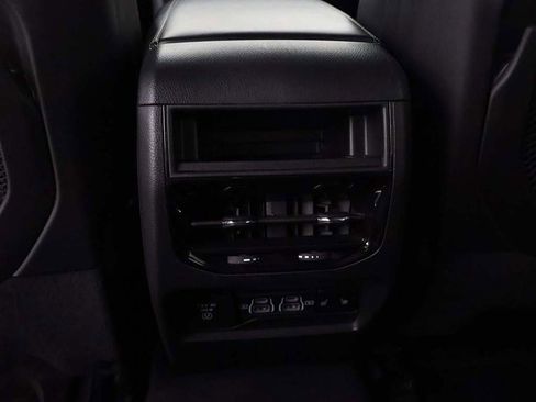 Used 2024 Jeep Grand Cherokee Limited image 50