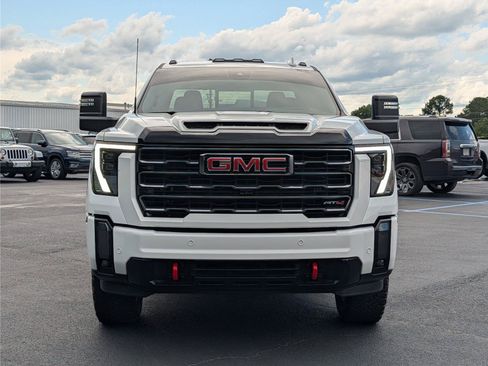 Used 2024 GMC Sierra 2500 AT4 w/ Technology Package AWD/4WD image 9