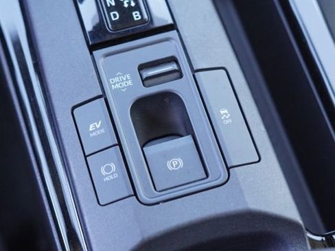 Used 2023 Toyota Prius LE image 30