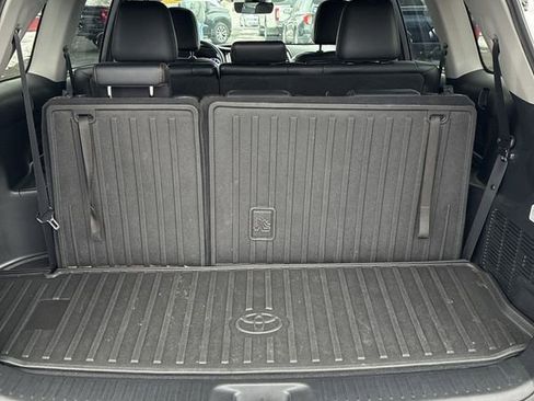 Used 2018 Toyota Highlander XLE image 34