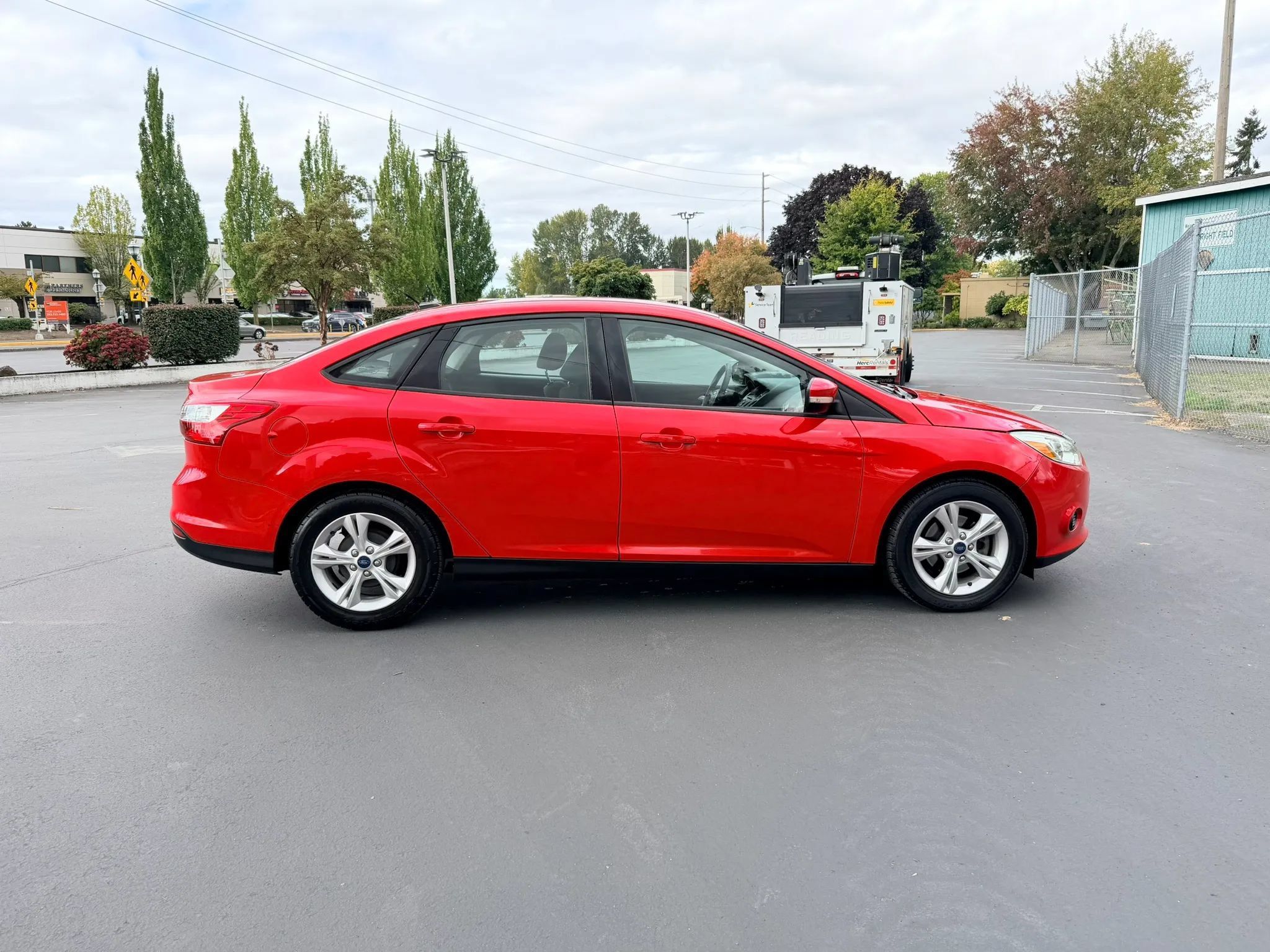 Used 2014 Ford Focus SE FWD image 6