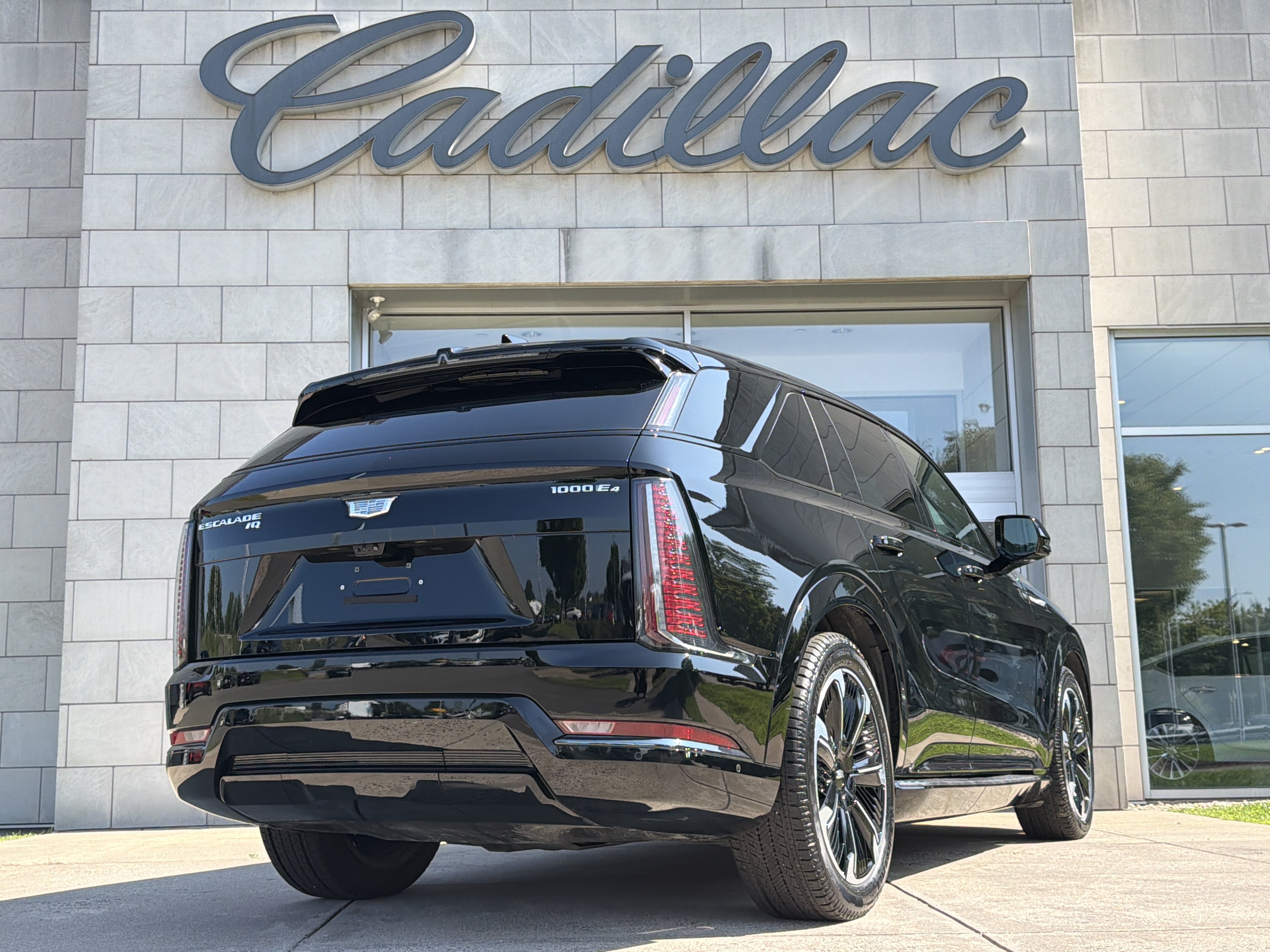 Used 2025 Cadillac Escalade IQ Sport 2 AWD/4WD image 4