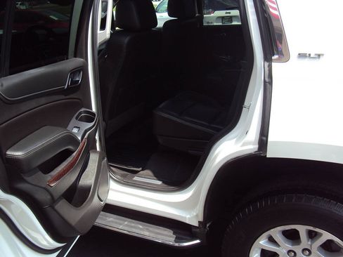 Used 2019 GMC Yukon SLT AWD/4WD image 9