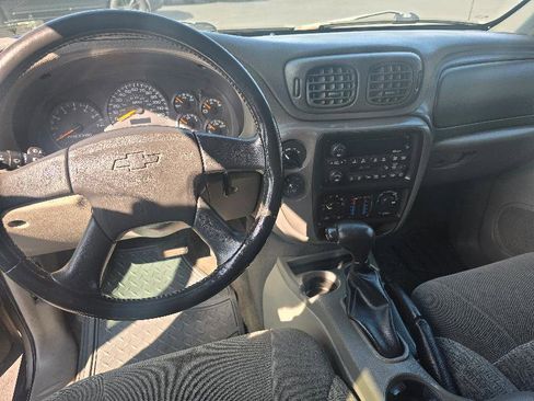 Used 2002 Chevrolet TrailBlazer LS w/ Preferred Equipment Group image 8