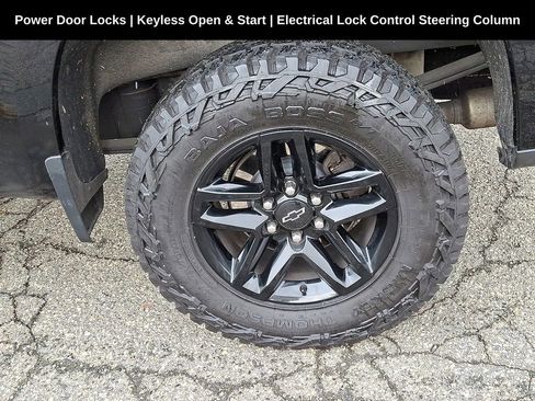 Used 2020 Chevrolet Silverado 1500 LT Trail Boss image 12