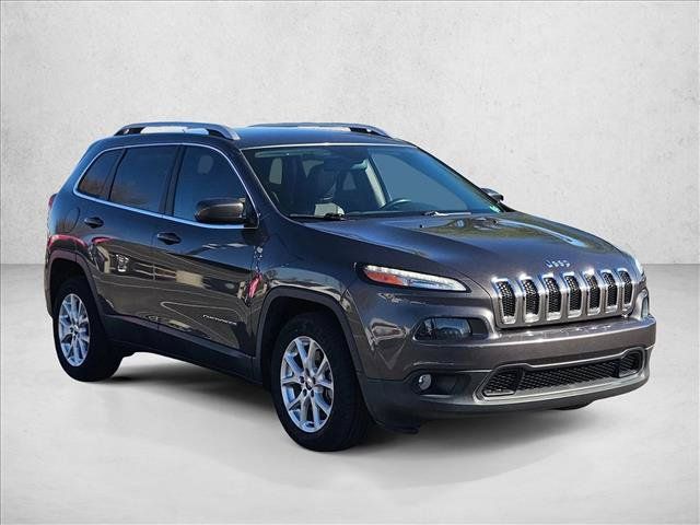 Used 2018 Jeep Cherokee Latitude Plus FWD image 3