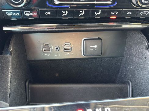 Used 2022 Jeep Grand Cherokee L Limited w/ Trailer Tow Group (B) AWD/4WD image 18