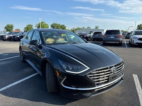 Used 2023 Hyundai Sonata Limited FWD image 13