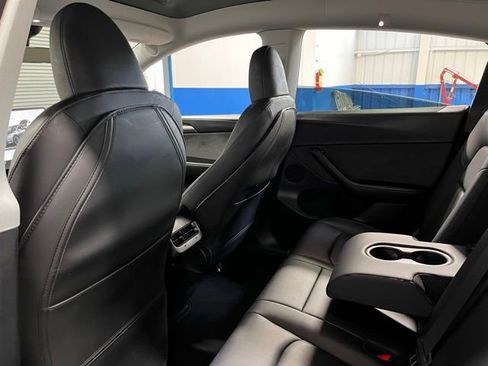 Used 2023 Tesla Model Y Long Range AWD/4WD image 16