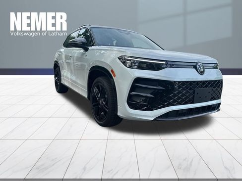 New 2026 Volkswagen Tiguan SE R-Line AWD/4WD image 6