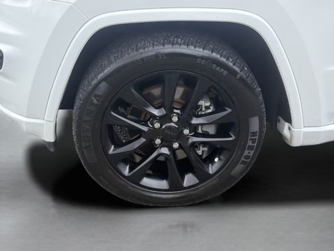 Used 2021 Jeep Grand Cherokee Laredo X AWD/4WD image 28