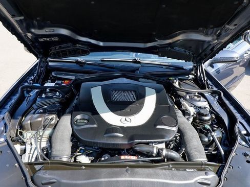Used 2011 Mercedes-Benz SL 550 image 25