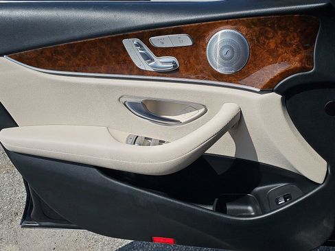 Used 2020 Mercedes-Benz E 350 Sedan image 27