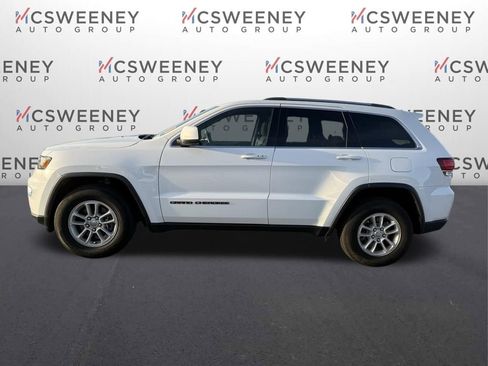 Used 2020 Jeep Grand Cherokee Laredo image 2