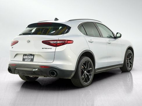 Used 2020 Alfa Romeo Stelvio AWD w/ Nero Edizione image 5