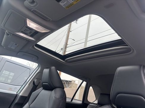 Used 2023 Toyota RAV4 XLE Premium image 5