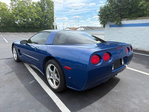 Used 2002 Chevrolet Corvette Coupe w/ Preferred Equipment Group2 RWD image 3