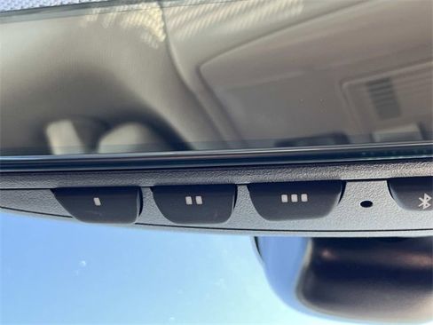 Used 2022 Volkswagen Atlas SE image 36