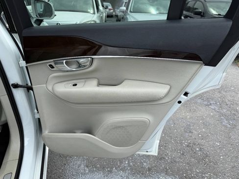 Used 2016 Volvo XC90 T6 Momentum w/ Momentum Plus Package AWD/4WD image 37