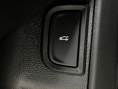 New 2026 Chevrolet Equinox RS w/ Convenience Package III FWD image 16