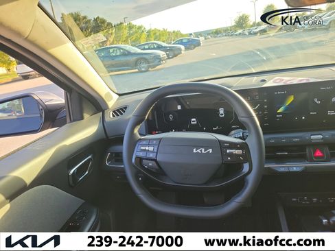 Certified 2025 Kia K4 EX FWD image 18