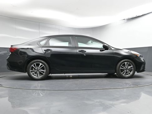 Used 2022 Kia Forte LXS image 23