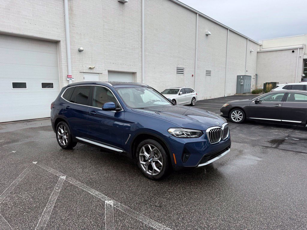 Used 2023 BMW X3 xDrive30i w/ Convenience Package w/ZPA AWD/4WD image 7