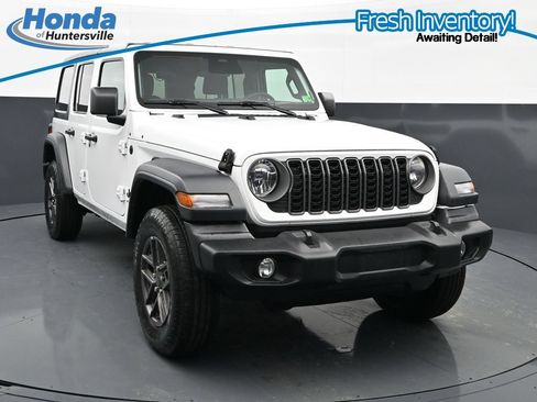 Used 2025 Jeep Wrangler Unlimited Sport AWD/4WD image 1