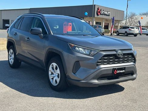 Used 2020 Toyota RAV4 LE image 1