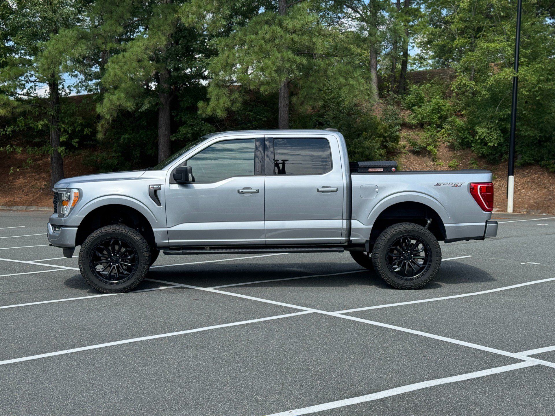 Used 2022 Ford F150 XLT w/ Equipment Group 302A High AWD/4WD image 6