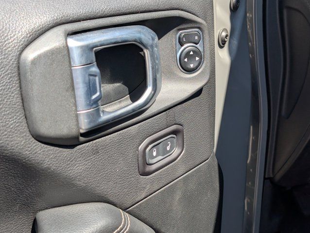 Used 2020 Jeep Wrangler Unlimited Sahara AWD/4WD image 41