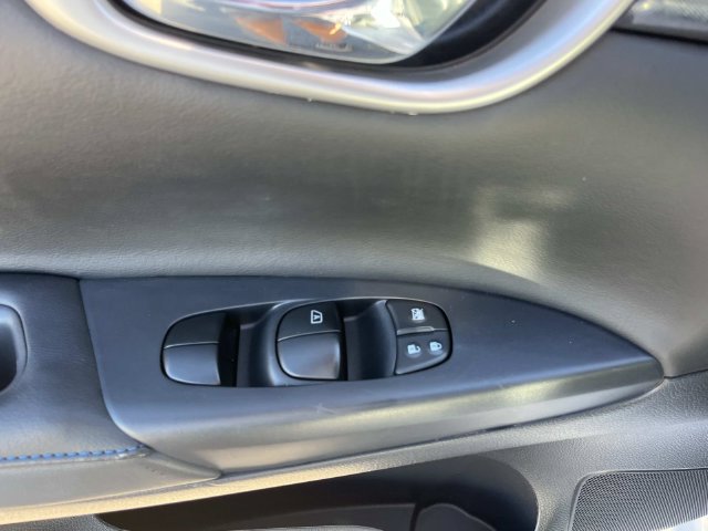 Used 2016 Nissan Sentra SR w/ SR Premium Package FWD image 26
