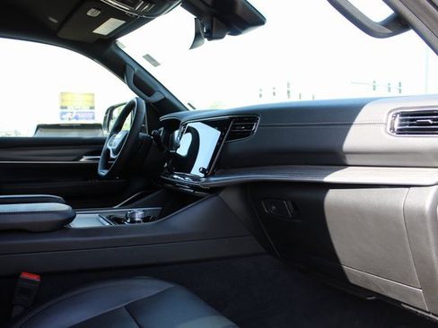 Used 2024 Jeep Wagoneer Series II image 21