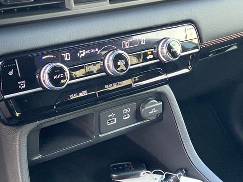 New 2025 Honda Pilot Sport image 36