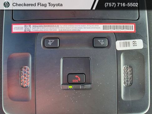 Certified 2025 Toyota Camry SE image 9