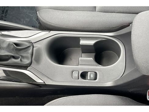 Used 2025 Toyota Corolla LE image 30